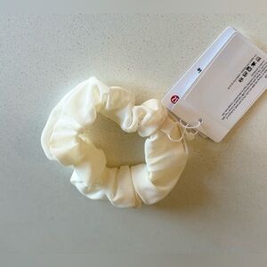 🆕 Lululemon Uplifting Power Mesh Cream Scrunche ANWI New With Tags